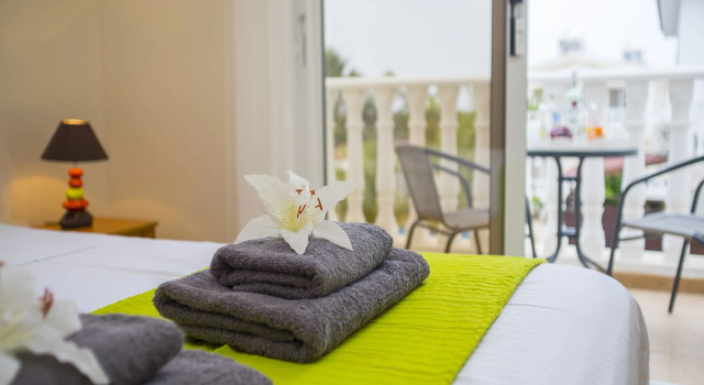 Protaras Villa Lilly, Boek Villa Hotels in Protaras met parkeren, in de buurt van Neolithic Settlement, Parkeren