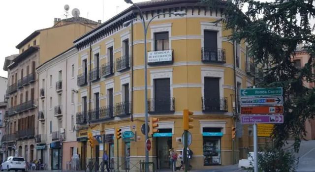 Residencia de estudiantes Santo Domingo, Boek Hotel Huesca Aragon