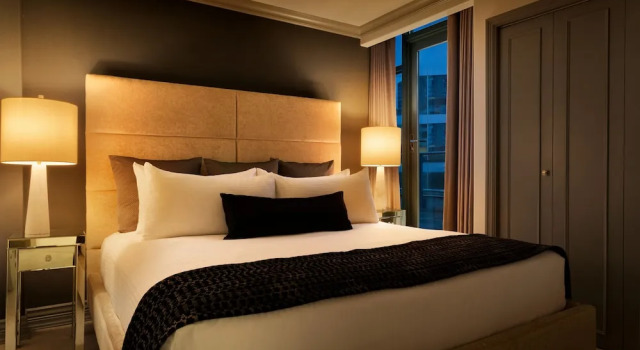 Номер Standard Пентхаус с балконом Hotel Le Soleil by Executive Hotels