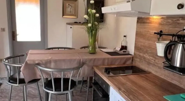 Апартаменты c 1 комнатой с балконом и с видом на море Apartments Valentinovo