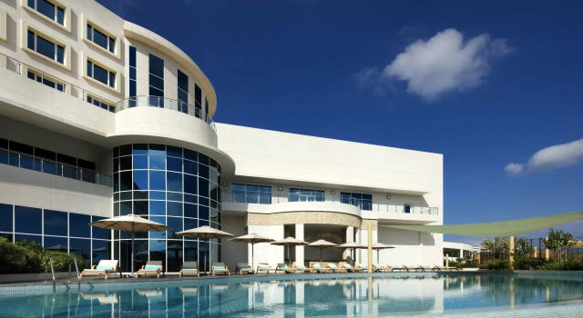 Отель Crowne Plaza Muscat Ocec by IHG