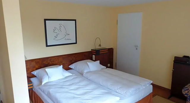 Полулюкс Hotel Roshop