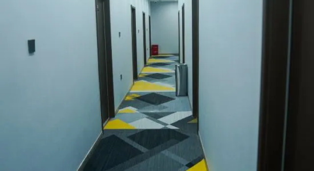 Xiongxian Lianchi Hotel, Prenota Hotel Xiong County Cina