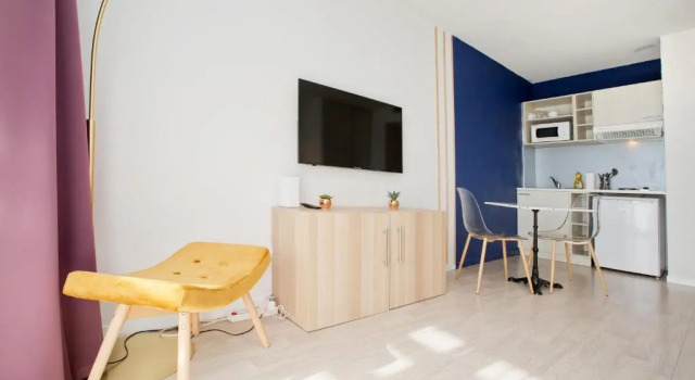 Апартаменты Grand studio avec climatisation, balcon proche gare centre ville