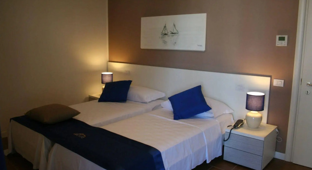 Apart Hotel Atlantic, Забронировать Апарт-отель Отели Градо 3 звезды, 3*