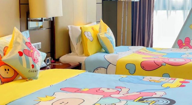 Двухместный семейный номер Standard Crowne Plaza Shenzhen Longgang City Centre by IHG
