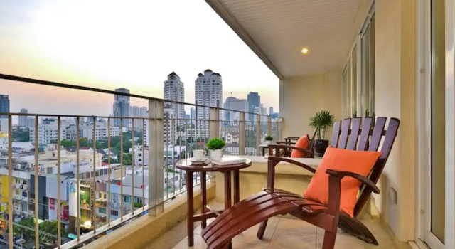 Семейный номер Executive с 2 комнатами с балконом Centre Point Sukhumvit Thong-Lo