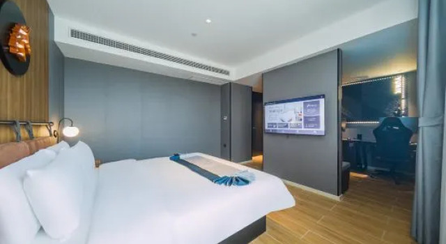 Люкс YUNIK E-sports Hotel (Jincheng People's Square Commercial Pedestrian Street)