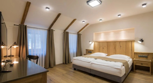 Hotel Malé Versailles, Забронировать Отель Отели Карловых Варов с парковкой, рядом с Музей Яна Бехера, Парковка