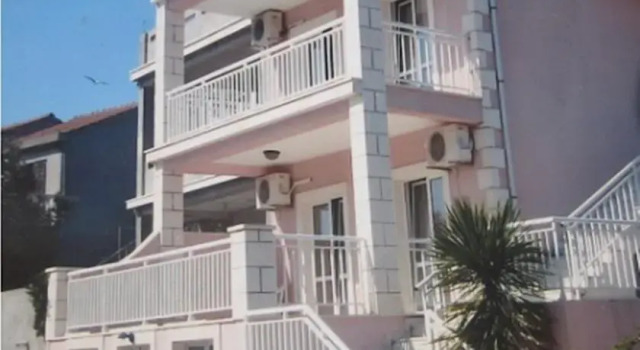 Apartments Lejla Korčula, Забронировать Апартаменты/квартира Отели Корчулы с парковкой, рядом с Частный Пляж «Виллы Корчула», Парковка