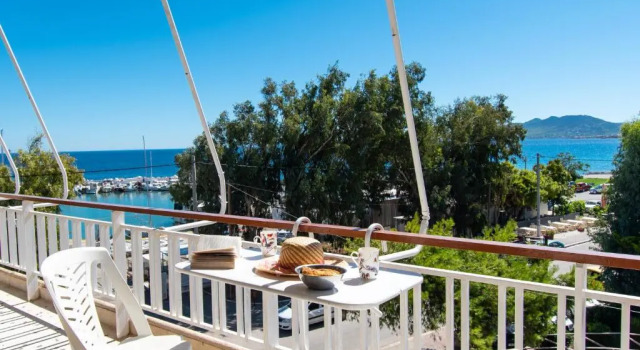 Апартаменты Lavish & Spacious APT with Stunning Seaview, 10 Min ATH Airport