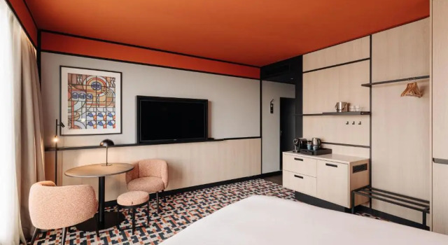 Двухместный номер Corner с видом на город и канал DoubleTree by Hilton Amsterdam Centraal Station