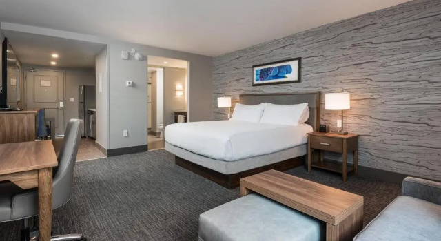 Люкс с красивым видом из окна Homewood Suites By Hilton Ottawa Downtown