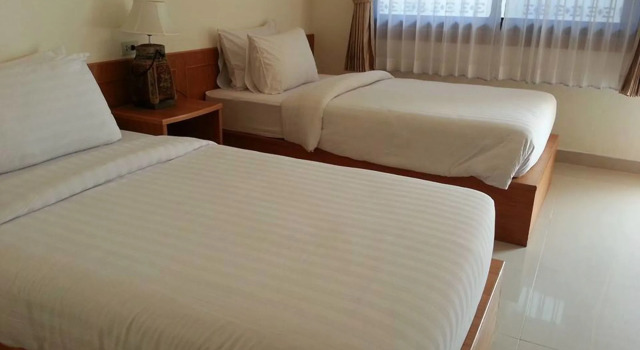 Na Soi 5 Chiangkhan, Varaa Matkakoti Hotellit North-Eastern Thailand pysäköinnillä, Pysäköinti