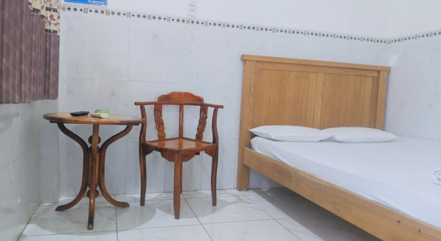 Truc Lam by OYO Rooms