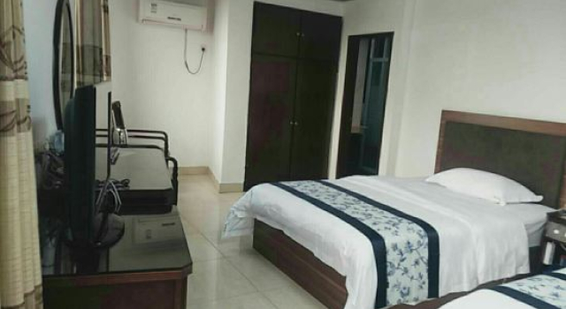 Foshan Huayue Holiday Hotel (Lunjiao Subway Station)