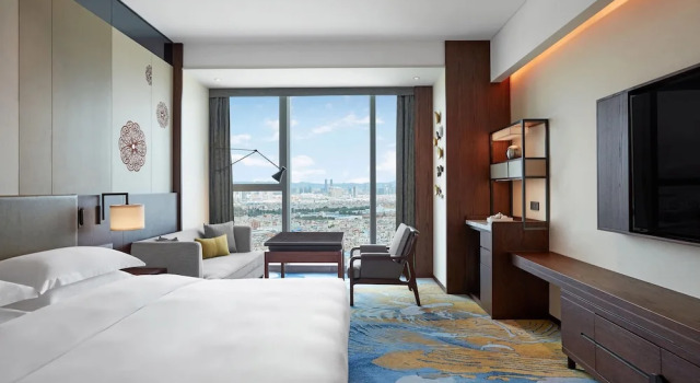 Двухместный семейный номер Deluxe с видом на город Sheraton Kunming