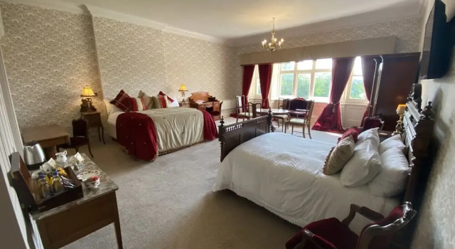 Четырёхместный семейный номер Standard Rossington Hall