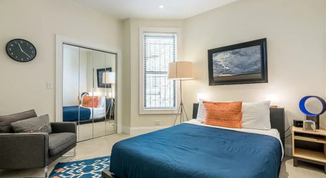 Bright Two-Bedroom on Historic Logan Boulevard by AllSet Turnover, Забронировать Отель Чикаго Большой Чикаго, рядом с Калифорния