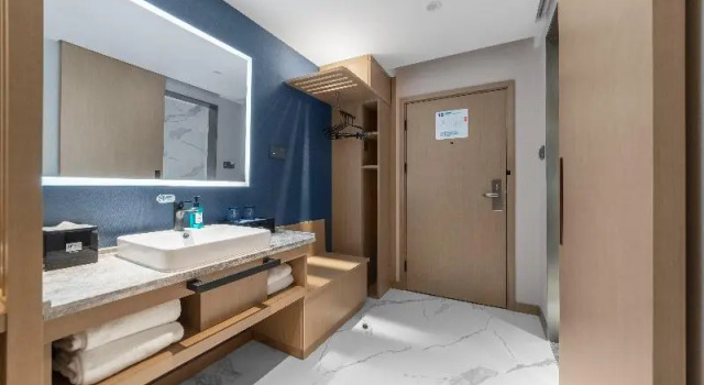 Двухместный люкс c 1 комнатой Holiday Inn Express Nanchang Bayi Square by IHG