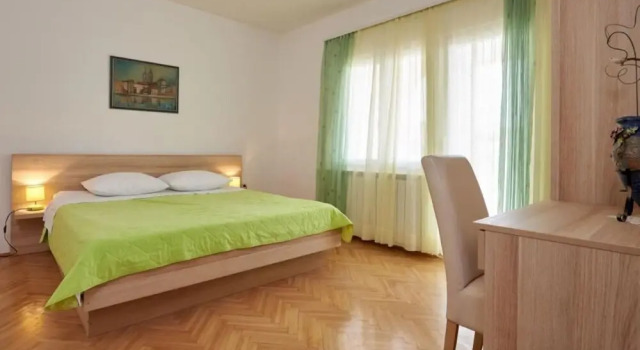 Mare - 30 m From Pebble Beach - A5, Забронировать Отель Отели Сегет-Враница с парковкой, Парковка