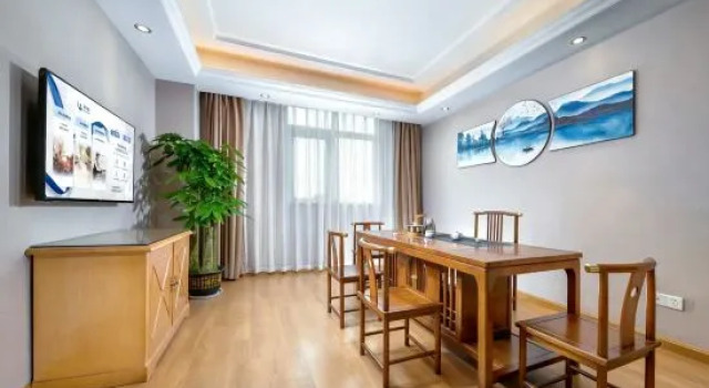 Люкс Business Vienna Hotel (Shenzhen Henggang & Tangkeng Metro Station)
