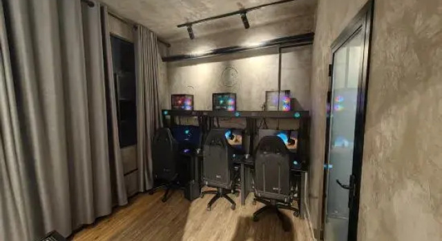 Трёхместный люкс Hedgehog E-Sports Hotel (New Century Plaza Henan Agricultural Vocational College West Campus)
