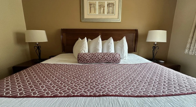 Люкс Abram Inn & Suites
