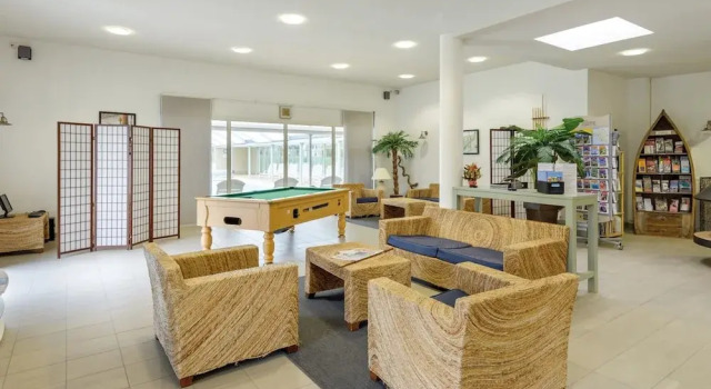 Коттедж Comfort с 3 комнатами Pleasant Breton Holiday Home Near the bay of Douarnenez