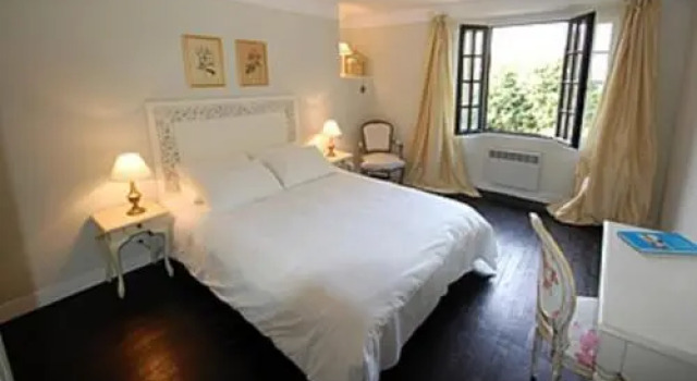 Kerisa, Rezerwuj Hotel  