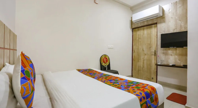 FabHotel Season Park 2