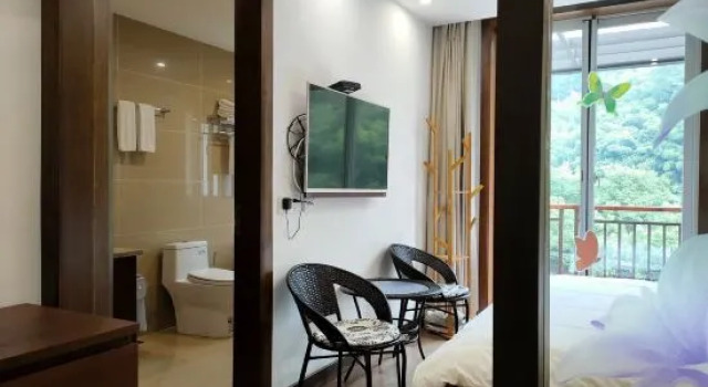 Кровать в общем номере Linshuitai Homestay