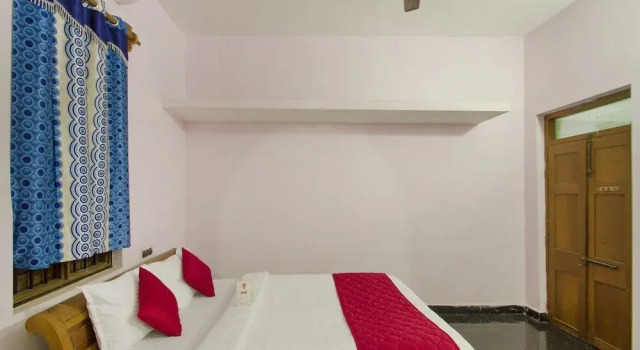 Home Grand by OYO Rooms