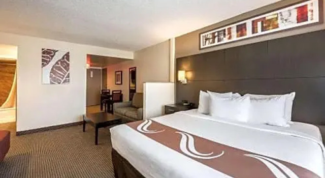 Номер Standard Quality Inn & Suites