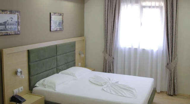 Hotel Dyrrah, Rezerwuj Hotel Hotele w Durres County z parkingiem, Parking