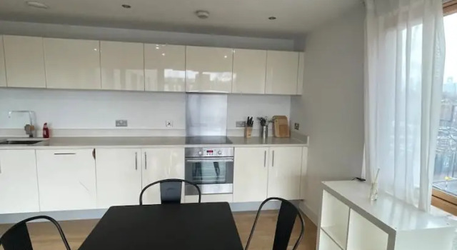 Апартаменты Peaceful 1BD Flat With Balcony - Bethnal Green