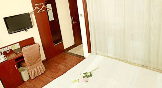 GreenTree Inn Shanghai Songjiang University City New Songjiang Road Express Hotel, Varaa Hotelli Songjiang Shanghai