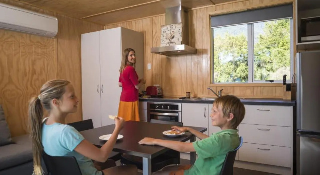 Апартаменты Luxury Fox Glacier TOP 10 Holiday Park & Motels