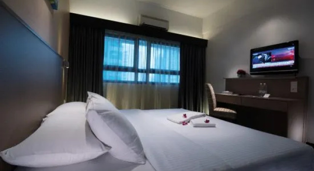 Полулюкс Crown Regency Serviced Suites