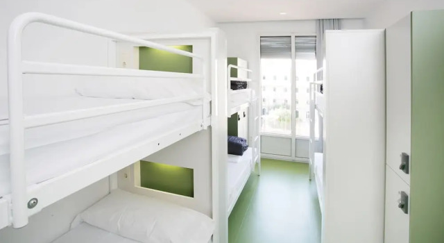 Кровать в общем номере (женский номер) Sant Jordi Hostels Rock Palace