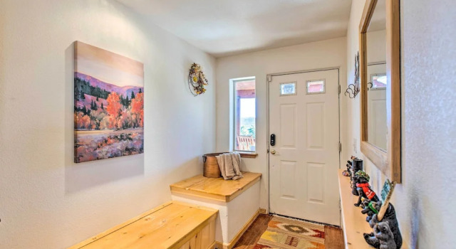 Stunning Angel Fire Home w/ Views: 3 Mi to Slopes, Varaa Lomakoti Angel Fire 