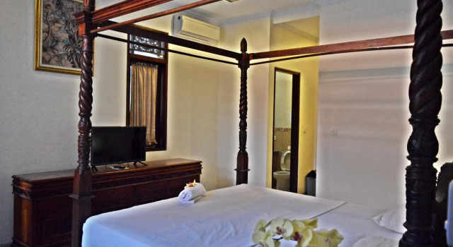 Двухместный люкс Yulia 2 Homestay Sanur