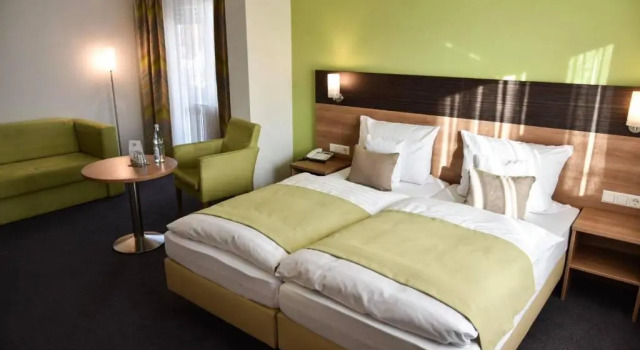 Двухместный номер Superior с балконом Martins Klause Airport Messe Hotel - Air Conditioning - Self Check-In available