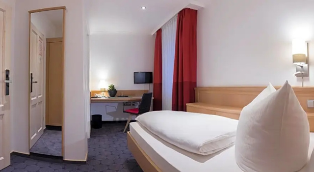 Hotel Weißes Roß, Prenota Hotel Elsterwerda Brandeburgo