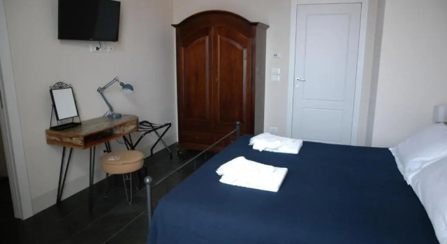 Castello D'Alcontres B&B