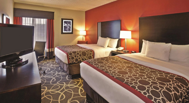 La Quinta Inn & Suites by Wyndham Elkview - Charleston NE, Book Hotel Elkview West Virginia