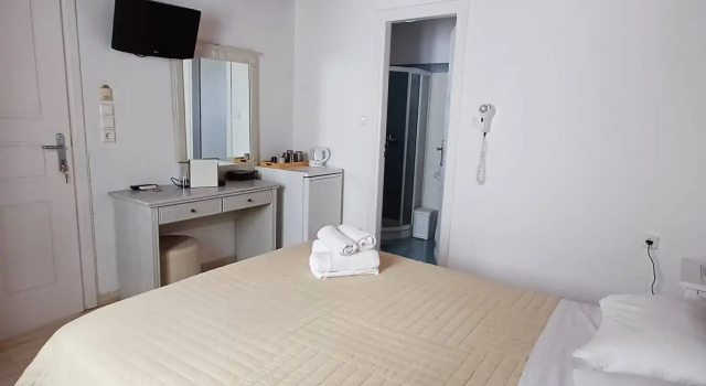 Двухместный номер Standard Цокольный этаж Manos Rooms