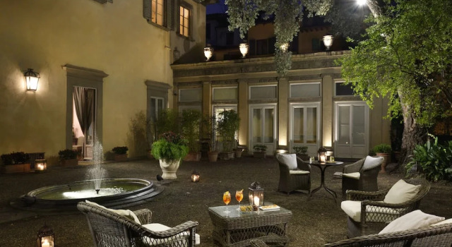 Люкс с видом на сад Al Palazzo del Marchese di Camugliano Residenza dEpoca