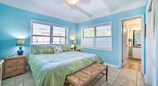 Coastal PCB Cottage W/pool & Bbq: 1block to Beach!