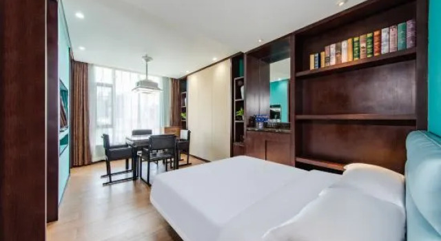 Люкс Deluxe Fancy Hotel (Shenzhen Bantian, Guangyayuan Subway Station)